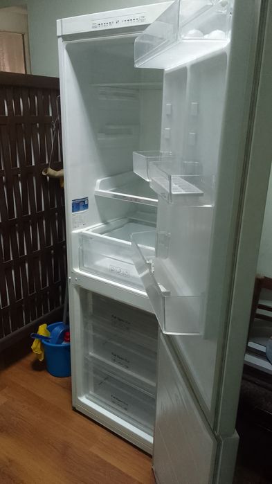 Холодильник SAMSUNG