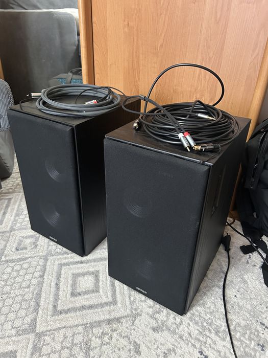 Продам колонки Edifier R2700