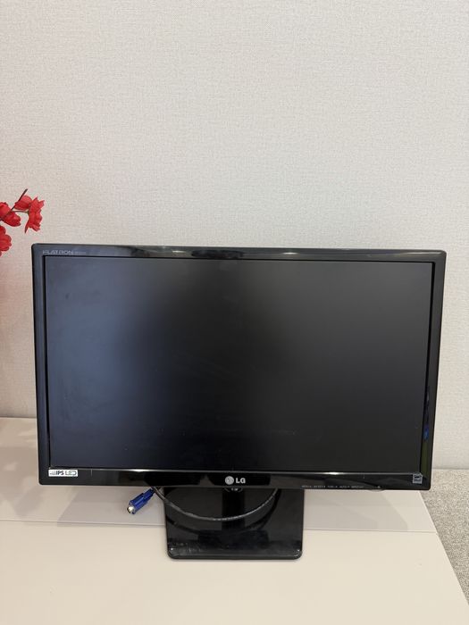 Монитор LG 23 дюйма