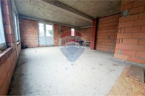 Продава се Къща в с. Звездица, Област Варна - 209 кв.м за 838 €/кв.м - Снимка #4