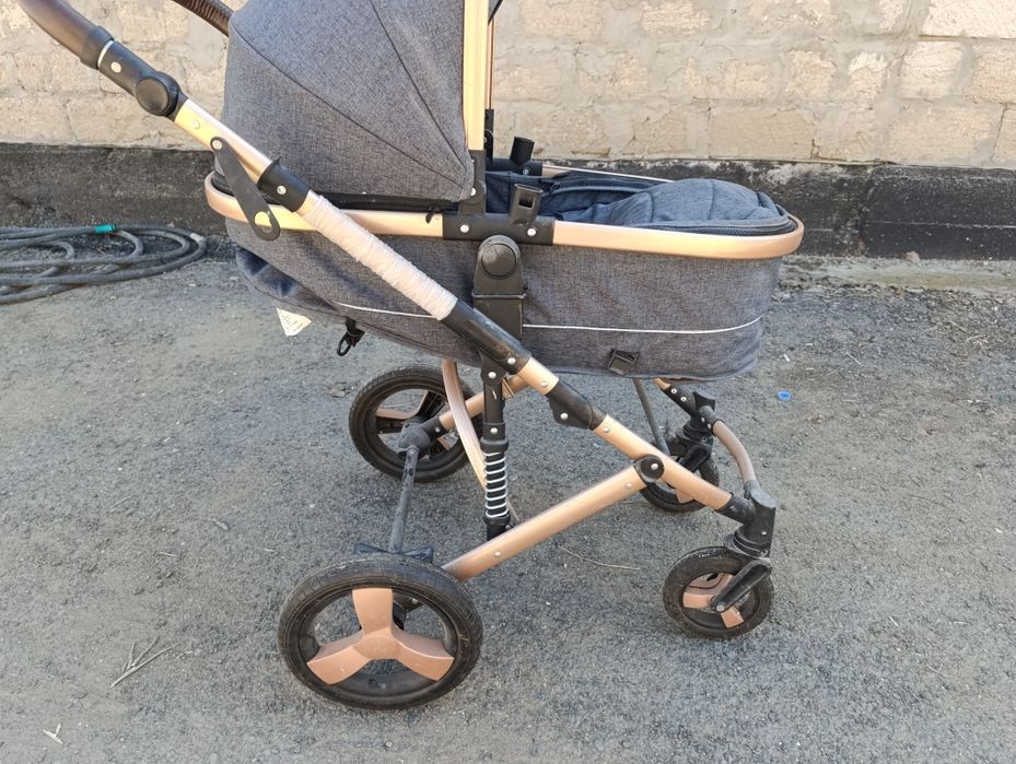 Каляска с детский креслом
