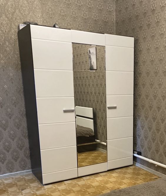 Срочно продам спальный гарнитур