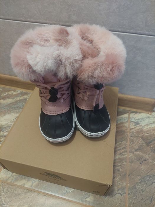 Запазени зимни боти Trespass