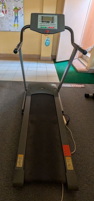 Беговая дорожка OMA Fitness — надежная, в отличном состояни