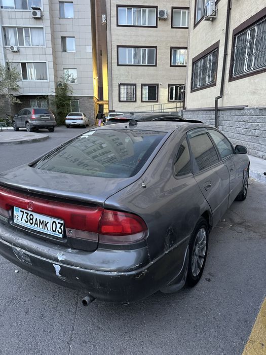 Срочно продам мазду 626