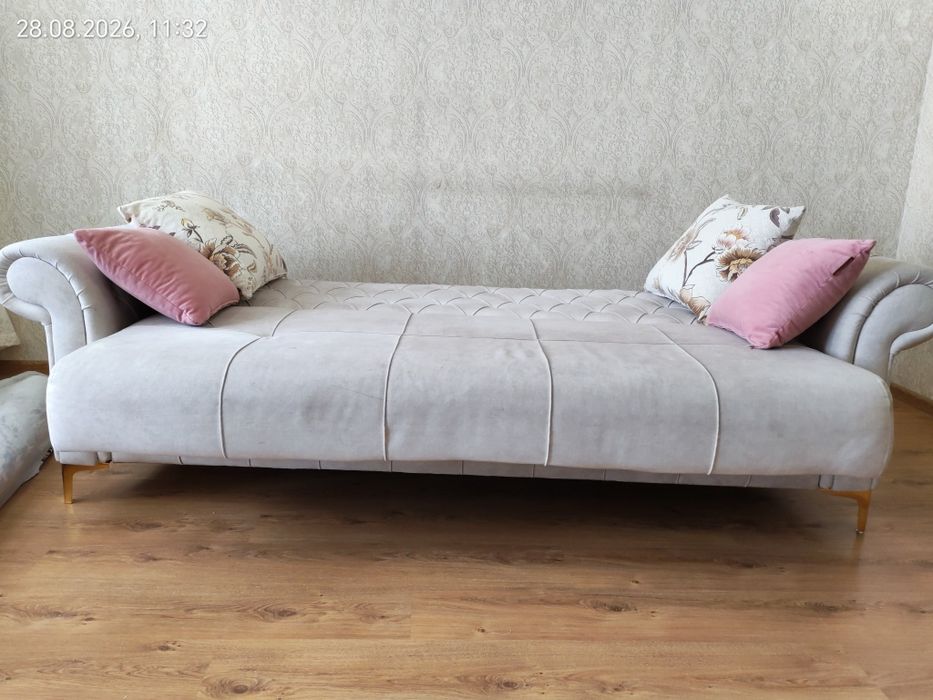 Срочно продается красивый диван