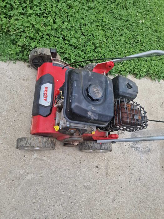 Scarificator pe benzina HECHT, Briggs Stratton 4cp in 4 timpi Stare f