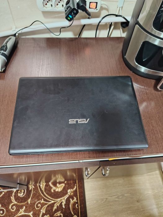 Laptop asus 19 inch