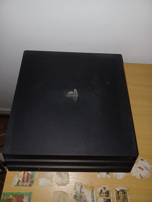 Playstation 4 pro 1Tb 2 controllere