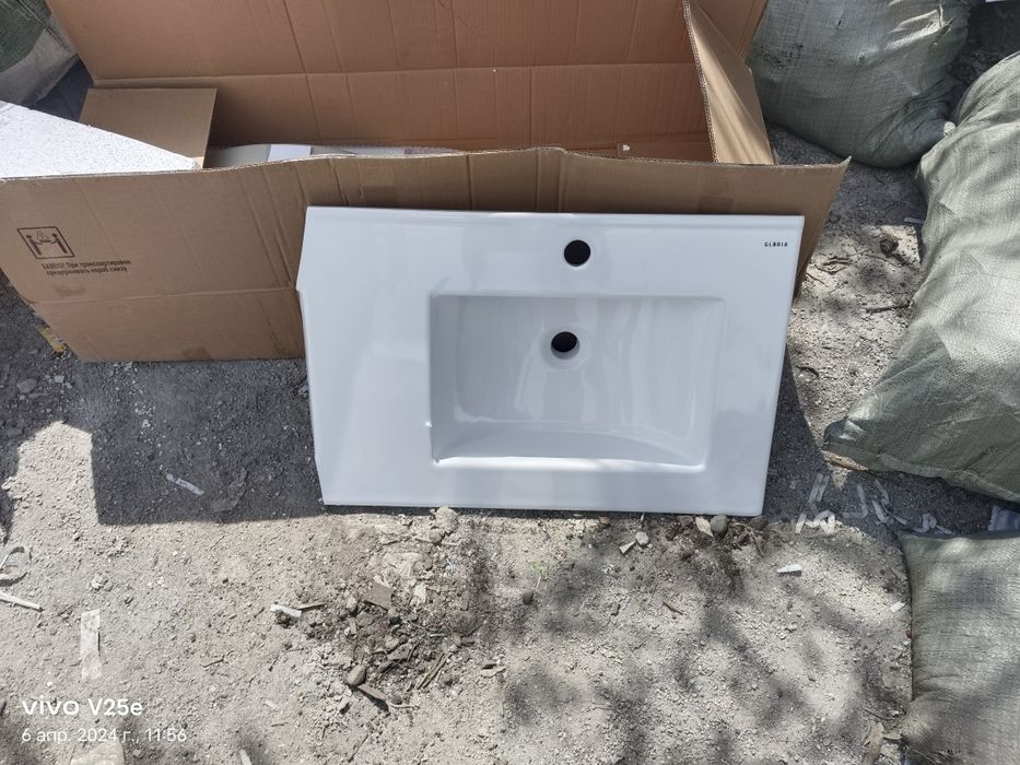 Раковина Глория белое