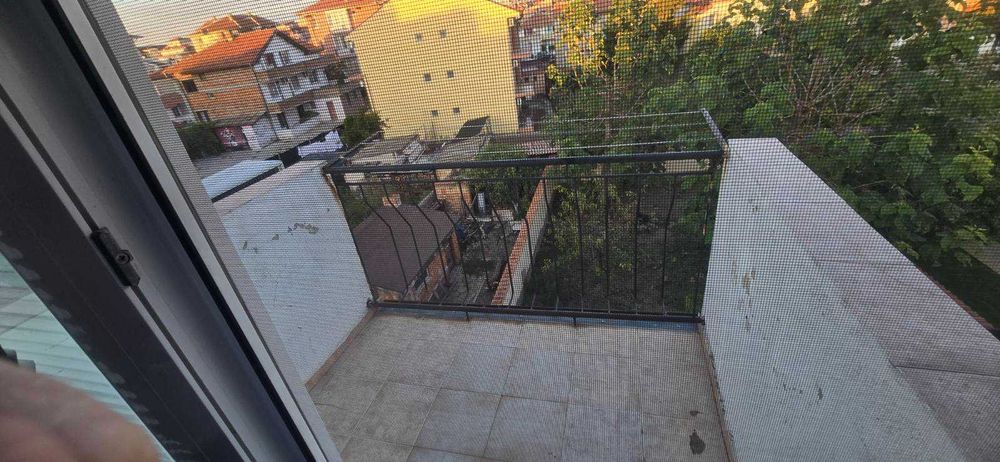 Продава се къща-близнак в Равда