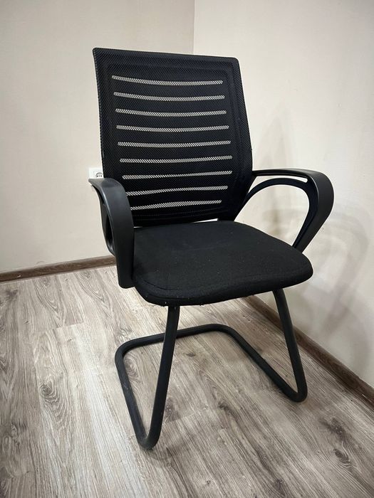 Кресла для офиса бу 11 шт состояние хороший