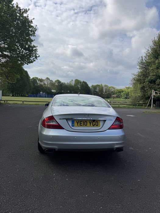 Vând Mercedes CLS