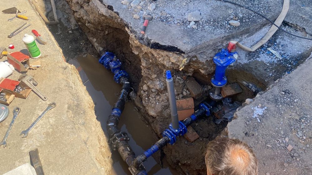 Prestări servicii cu miniescavator