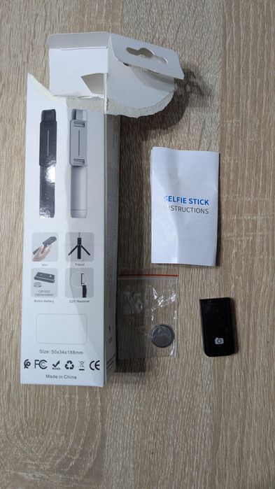 Селфи-палка с  Bluetooth  пультом