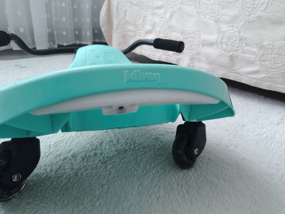 JDBUG Scooter, in stare foarte buna , pentru copii intre 3-12 ani ,