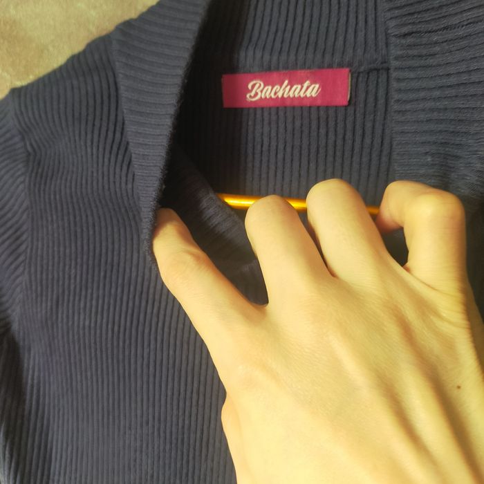 Продам 2 платья - чёрное длинное, синее мини