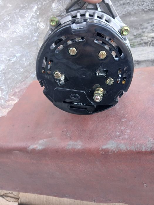 Продам генератор на шевролет ниву