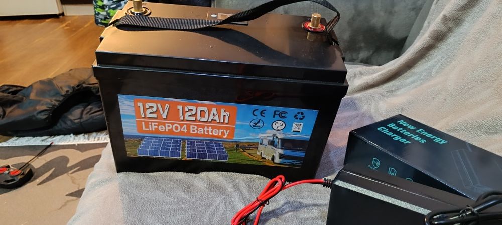 Чисто нова Батерия за кемпер или каравана