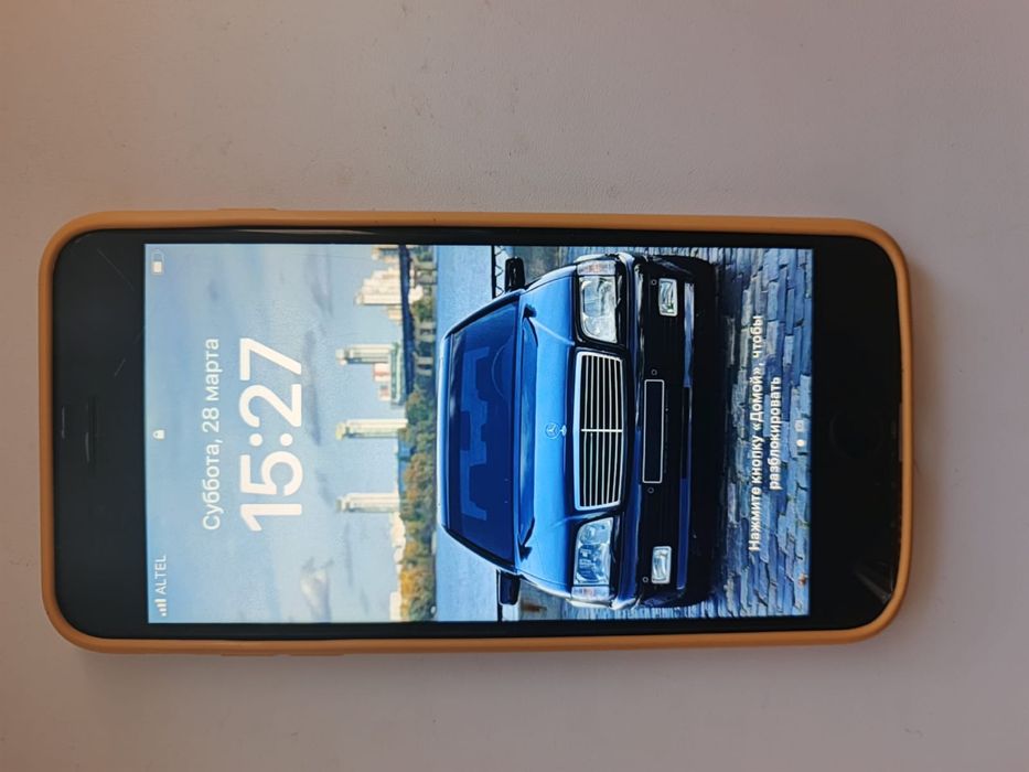 Продам Айфон 8 плюс в хорошем состояни