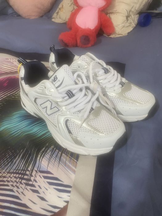 Adidasi NB noi nr 38,42