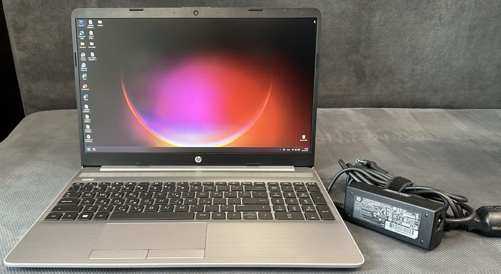 лаптоп HP 255 G8