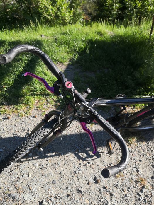 Vind bicicletă MTB pe 26 foarte bună made  Italia  RAGAZZI Fac și schinb cu telefon .