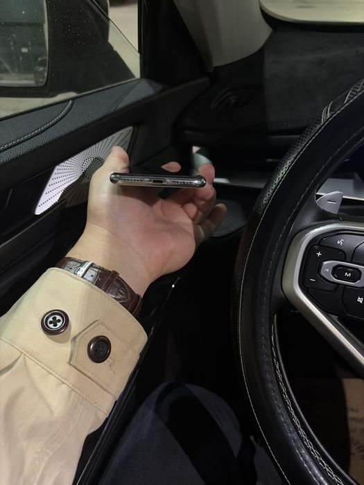 iPhone X в хорошем состоянии