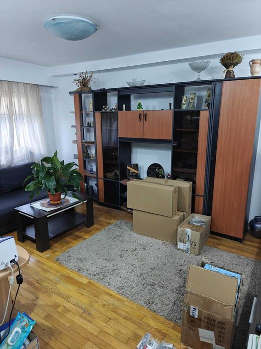 Vand apartament doua camere zona 22 Decembrie 1989