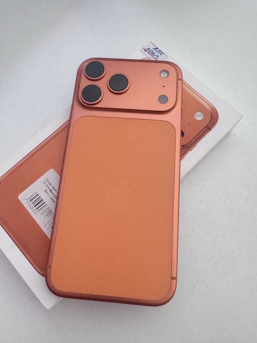 Iphone 17 Pro max orange