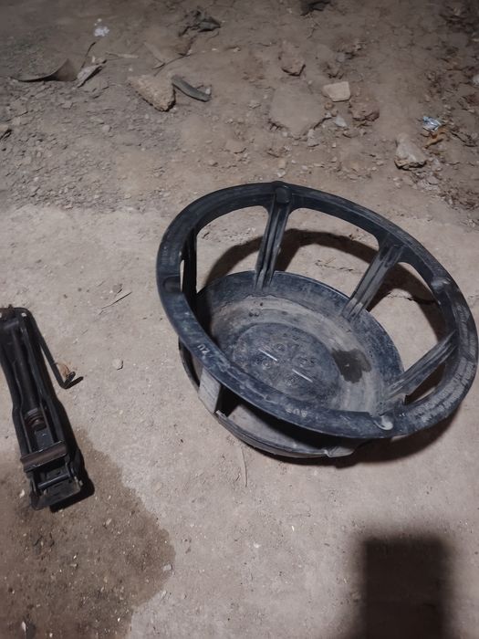 Запчасти на мерс цешка 180