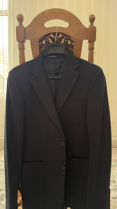 Продается Костюм новый