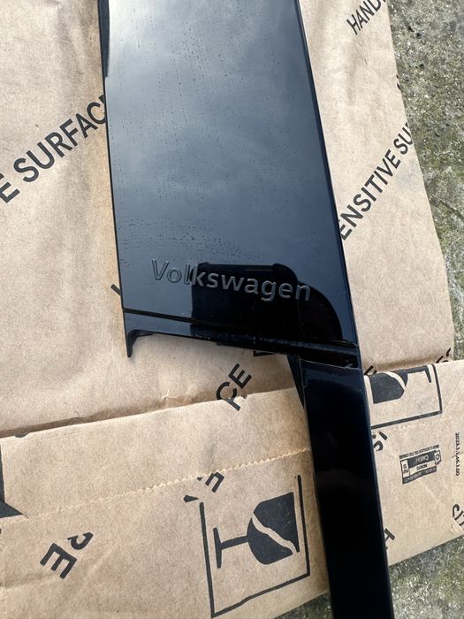 VW Polo 2018 лява и дясна лайсна на вратата НОВИ ОЕ