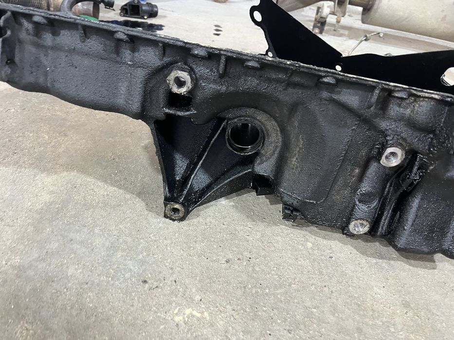 Baie ulei bmw x5 4.0 d