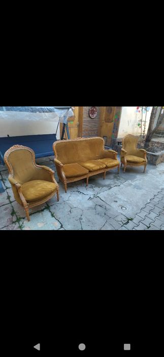 Книжный шкаф, Венгрия, ждёт реставрацию и нового хозяина.