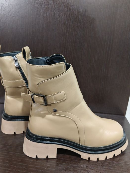 Продам новые зимние сапоги