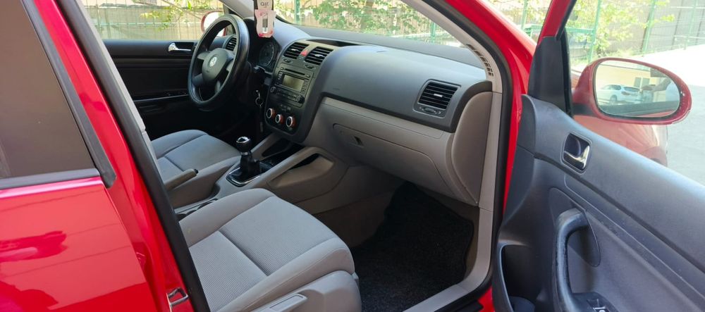 Volkswagen golf 5 Întreținut  .A.C. Proprietar