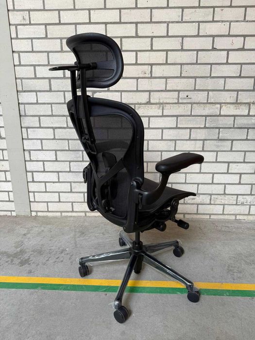 Refurbished Herman Miller Aeron Remastered Onyx (Atlas Headrest)