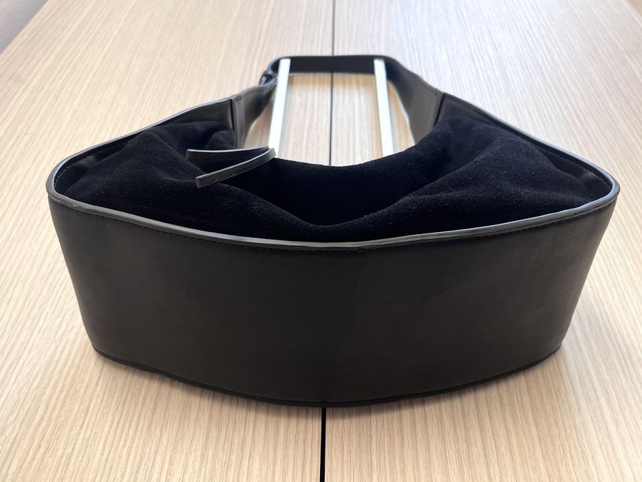 Geantă Mango, 70% piele naturală (întoarsă), neagră, medie