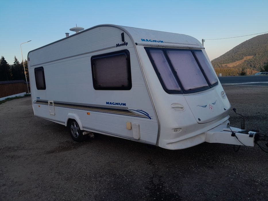 Rulota Compass Magnum 505( capacitate 5-6 pers) Recent adusa.