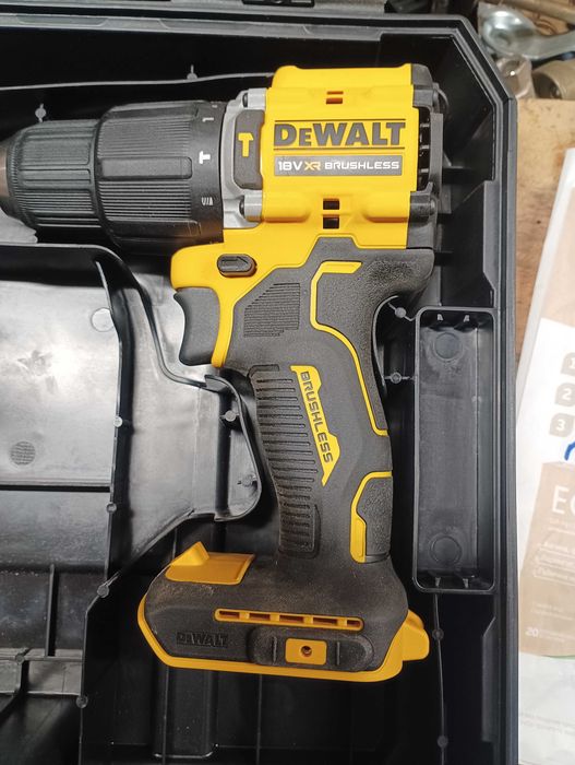 Винтоверт DeWalt dcd 100.