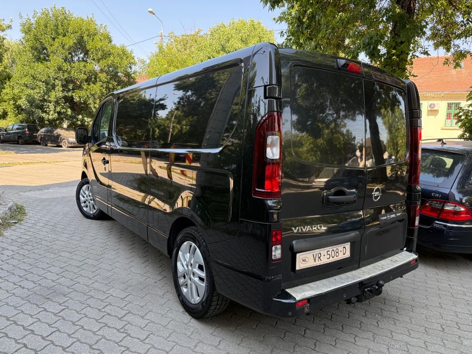 Opel Vivaro mod Extra lung 2016 climatronic,Navi,camera marsalier, impecabil !