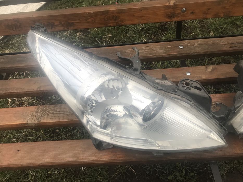 ляв и десен фар за пежо 3008  фарове за PEUGEOT 3008