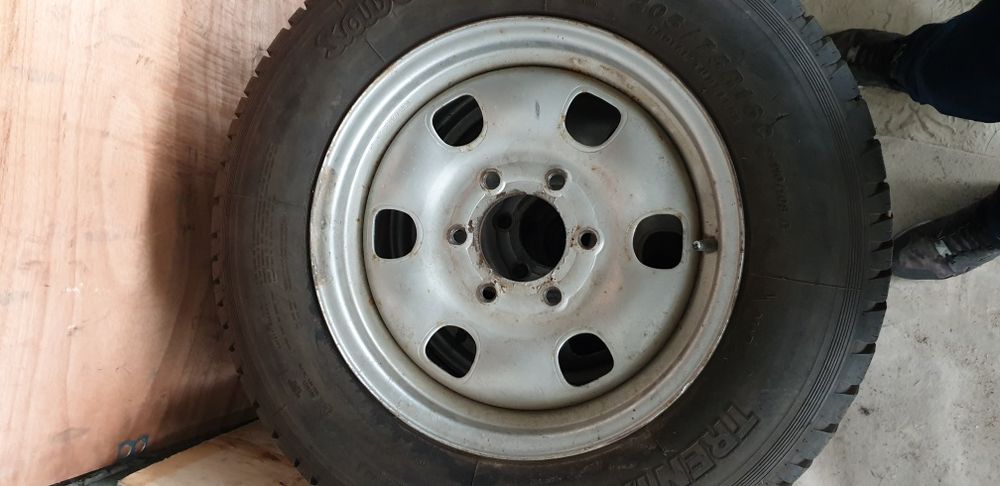 Джанти 6х139.7 с гуми 205 75 16С