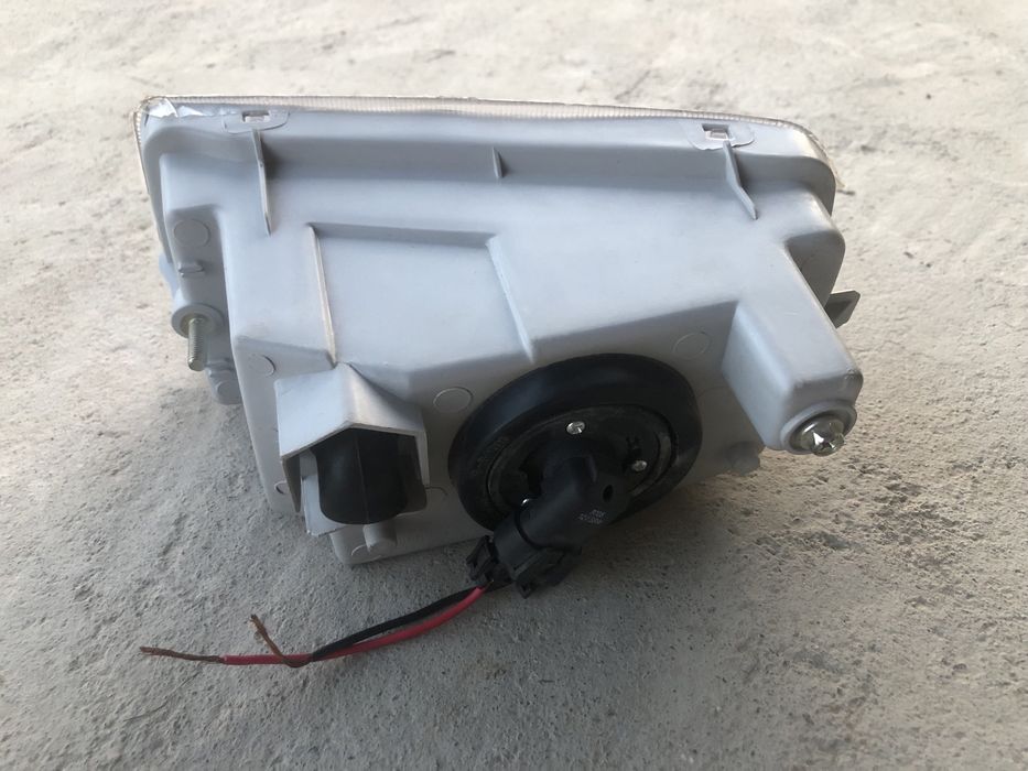 Противотуманные фары (противотуманки) универсальные