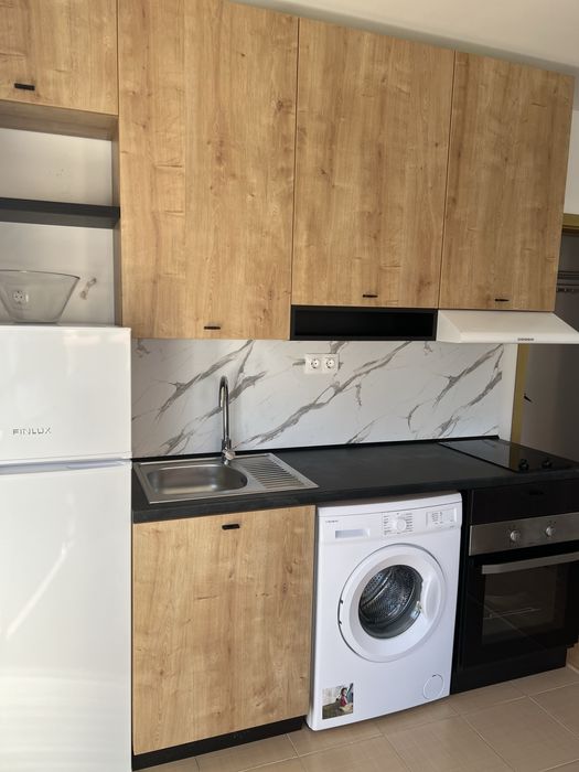 Студио или апартамент под наем / целогодишно