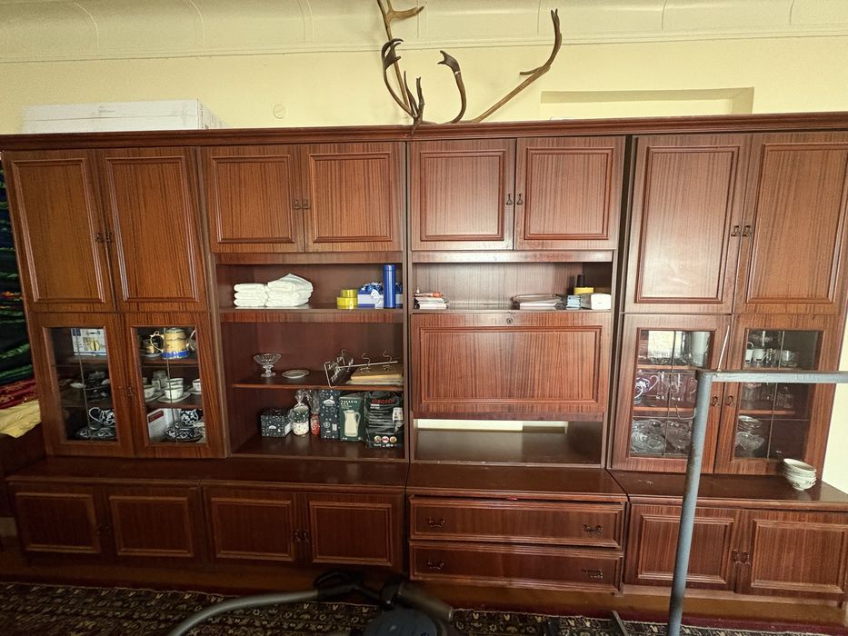 Stenka sotiladi mebel srochna