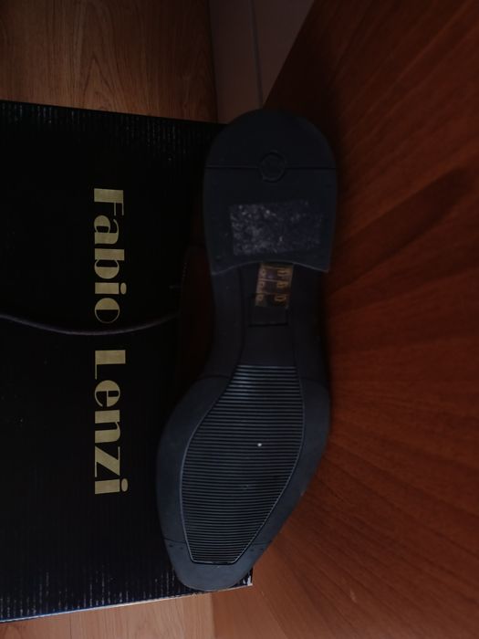 Vând pantofi barbat piele purtați 2_3 ori marimea 42, reducere de pret