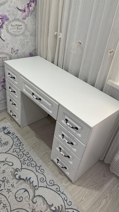 Компьютерный стол сатылады