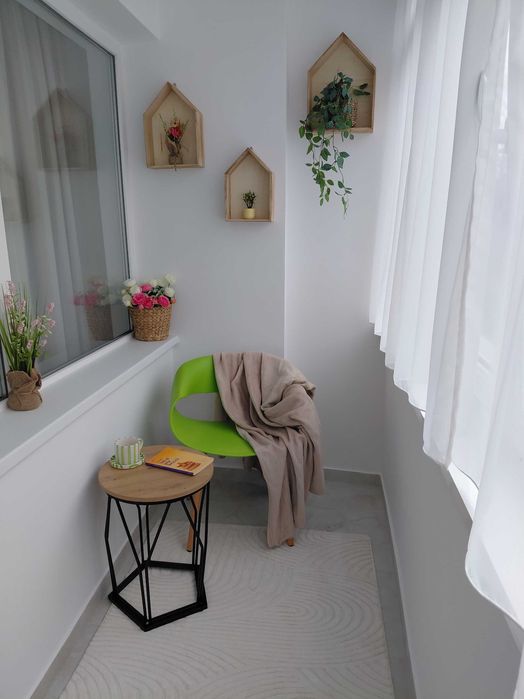 De vanzare apartament 3 camere,Micro 16,et 2,la cheie +boxa la subsol